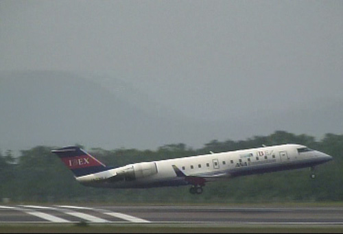 CRJ's Take off RW28 Dep
